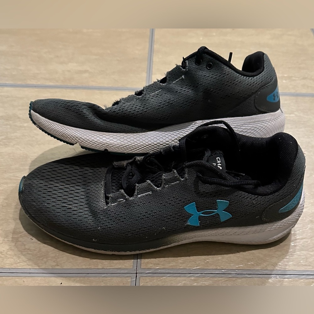 Men’s Under Armour Charged Pursuit shoes